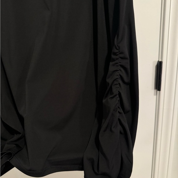 Lane Bryant Plus Size Cowl Neck Top. Black. Size 26/28. Sleeveless. Ruched sides - Picture 4 of 6